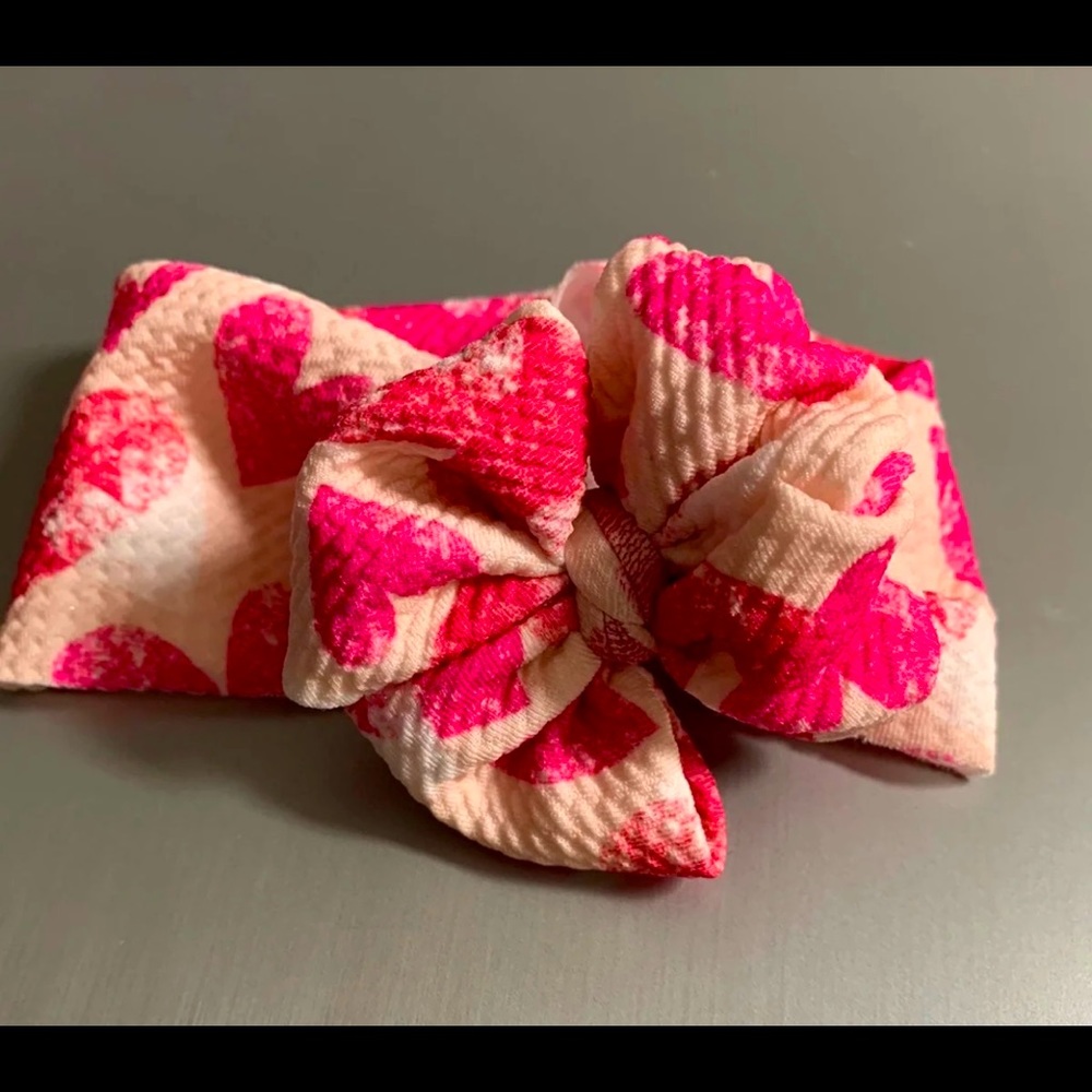 Heart bow